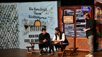 'Aynalar' oyunu Başiskele'de Filistin’in çığlığına sahne oldu