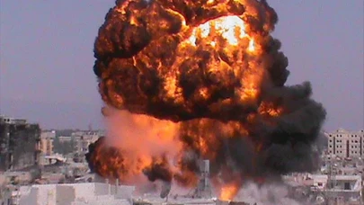 Halep’te şiddetli patlama: Dumanlar semayı kapladı!