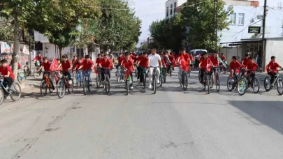 'O Çocuklar da gülmeyi özledi' Kahta’da öğrenciler Gazze için pedal çevirdi