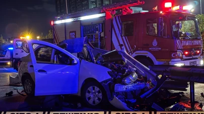 Otomobil bariyerlere saplandı: bir kişi olay yerinde hayatını kaybetti!