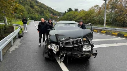 Zonguldak’ta yağmur dansı! Otomobil bariyerle tango yaptı