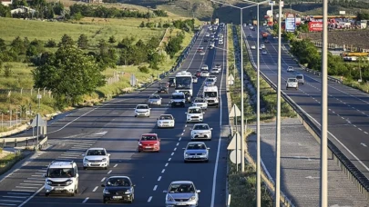 Yol çalışmaları nedeniyle bazı yollar tek şeride düştü trafik akışı değişti