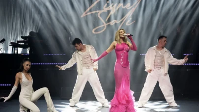 Madonna görse kıskanırdı: Ziynet Sali'den 25. yıl gecesinde şok eden 'taş gibiyim' çıkışı