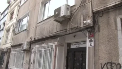 Fatih’te sokakta dehşet anları: Kadını dövdü, yerde sürükledi, O anlar kamerada!