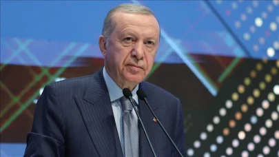 Cumhurbaşkanı Erdoğan’dan TDT Zirvesi’nde tarihi hediye: Ortak Alfabe ile yazılan Cengiz Aytmatov eseri!