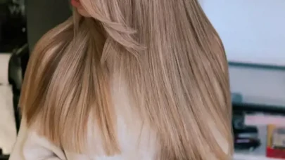 Kuaför sırrı ortaya çıktı: Bebek Kumralı saç rengiyle daha genç görünmenin yolları