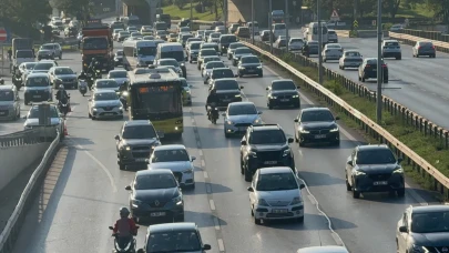 İstanbul’da hafta ortası trafik yoğunluğu: Köprüler kilitlendi