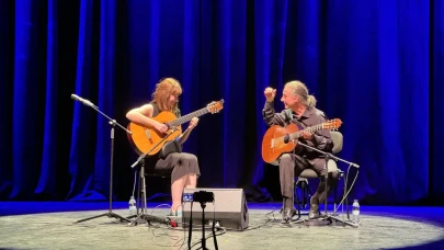 Julia Schuler İstanbul’da farklı coğrafyaların ezgileriyle sahne aldı