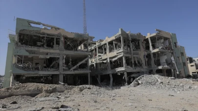 Ateşkesin ardından ilk görüntüler: Çocuk hastanesinde büyük yıkım!