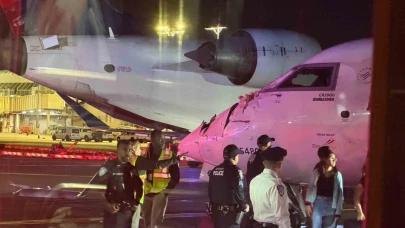 İki yolcu uçağı çarpıştı: 2 yaralı