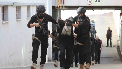 Sözde emirin savunması 'pes' dedirtti: 'Yaşlandım artık işim yok'