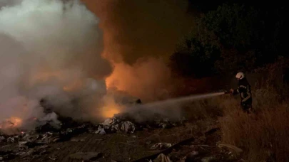 Patlamalarla sarsılan mahallede gece boyu korku dolu anlar!