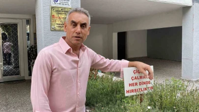 'Çiçek çalmak her dinde hırsızlıktır' yazısı görenleri hem düşündürdü hem güldürdü