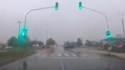 Bolu’da lastiklerin kaydığı an: Kaza son anda önlendi!