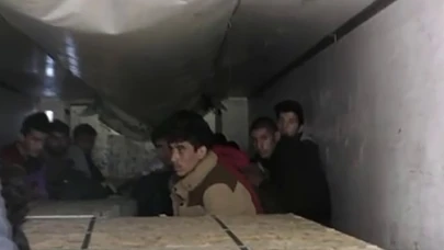 Tırın dorsesi değil, adeta göçmen pazarı!