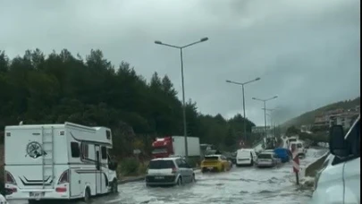 Muğla'da sağanak yağış hayatı felç etti: AFAD ekipleri seferber oldu!