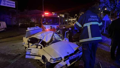 Direksiyon hakimiyetini kaybeden sürücü kazaya neden oldu: 3 kişi yaralandı