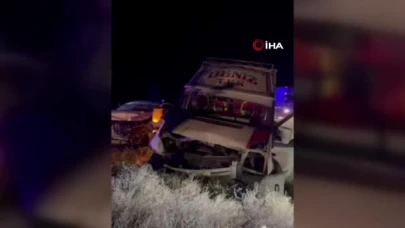 Polatlı’da minibüs ile otomobil çarpıştı: 10’u tarım işçisi 12 yaralı