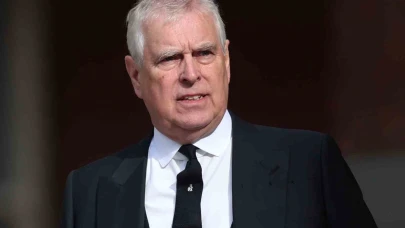 Prens Andrew, York Dükü unvanından feragat etti