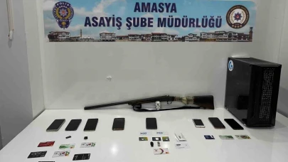 Sosyal medyada kurdukları tuzakla 832 Bin TL vurgun yapan sahte avukatlar yakalandı