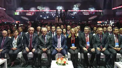 CHP Kurultayı’nda beklenen olmadı! Kılıçdaroğlu'nun o hareketi çok konuşuldu