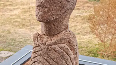 Taş Tepeler’de ağzı dikili heykel keşfi: Neolitik döneme yeni ışık