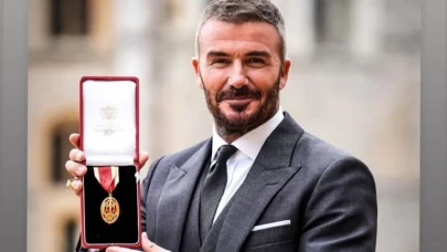 Futbolun prensi David Beckham artık gerçek şövalye!