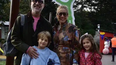 Ünlü çift Doğa Rutkay ve Kerimcan Kamal, ikizleriyle Yılbaşı Festivalinde