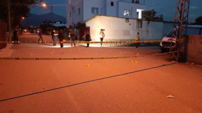 Hatay’da sokak ortasında silahlar konuştu!