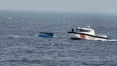 Karadeniz'de alabora olan tekneden acı haber! Can pazarı kamerada...