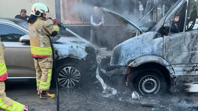 Alevler arasında kaldılar... Servis minibüsü aniden tutuştu!