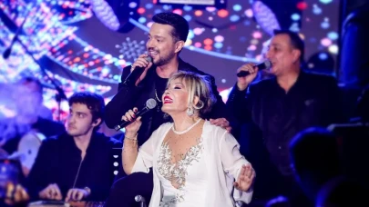 Emel Sayın ve Murat Boz Günay sahnesinde tarih yazdı