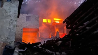 Her adımda tutuşan eşyalar: Esrarengiz felaket!