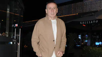 Futbolun usta ismi alışverişte: Abdullah Avcı’dan sıcak tavırlar