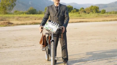 Bak Postacı Geliyor afişiyle duygulara dokundu: Aşkın en saf hali geri dönüyor