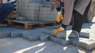 Kozludere’de yol konforu artıyor: Kilit parke çalışmaları hızla sürüyor