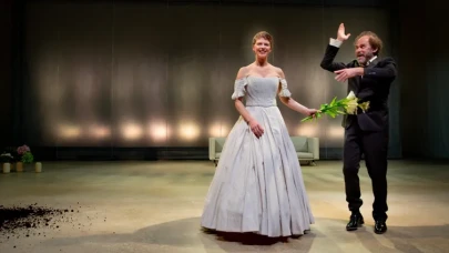 'Bovary' 8-9 Kasım’da İstanbul Tiyatro Festivali’nde sahneye çıkıyor