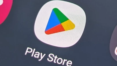 Google Play Store'dan Pil Ömrünü Korumaya Yönelik Kritik Adım: Yeni Uyarı Sistemi Mart’ta Başlıyor
