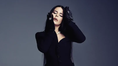 Simge’den yılın albümü: 'Anlatasım Var'