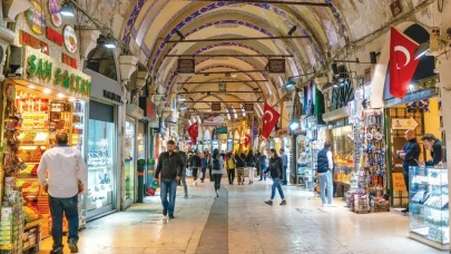 Kapalıçarşı’nın saklı dünyası: Hanlar, bedestenler ve tarih