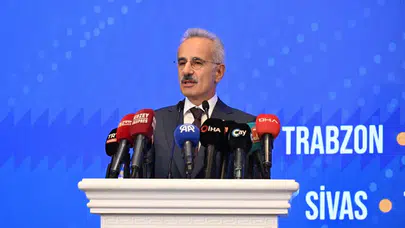 Bakan Uraloğlu: Yerli hızlı tren raylara iniyor, yol ağı 30 bine ulaşıyor