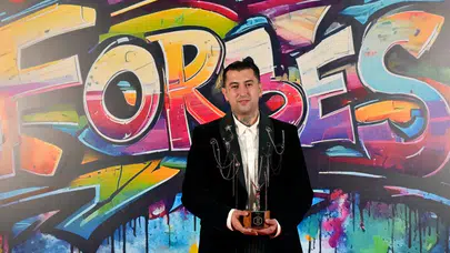 Forbes’tan büyük onur: Motive, yılın genç sanatçısı seçildi