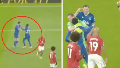 Premier Lig’de skandal! Takım arkadaşına tokat atan futbolcu kırmızı kart gördü