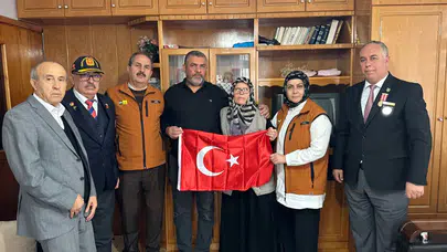 Konya Büyükşehir, Öğretmenler Günü'nde şehit öğretmenlerin ailelerini yalnız bırakmadı