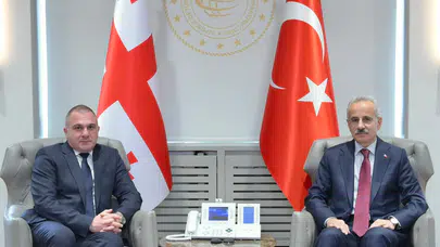 Bakan Uraloğlu, Gürcistanlı mevkidaşıyla kazaya ilişkin taziye görüşmesi yaptı