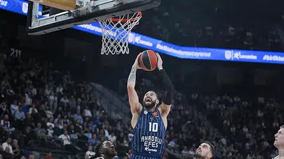 Tribünleri coşturan geri dönüş: Efes’ten Avrupa’ya güçlü mesaj!