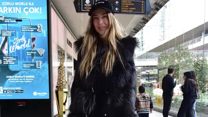 Şeyma Subaşı yılbaşı festivalinde görüntülendi! Neşeli halleri dikkat çekti