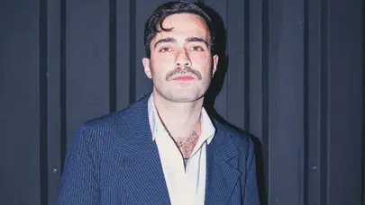 Antidepresan ile rekor kıran Mert Demir 12 Aralık’ta sahneye çıkıyor