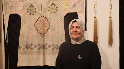 Dünyayı gezen dualı gömlekler Mardin’de büyüledi!