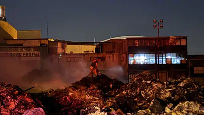 Gece yarısı yükselen alevler Buca’da paniğe yol açtı!